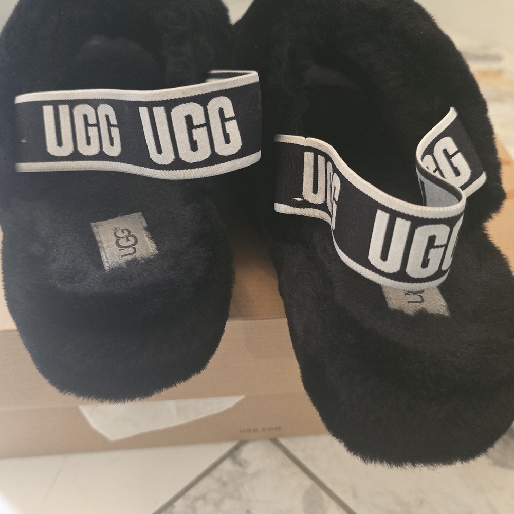 UGG Women's Fluffy Slippers/Slides - Size 10 * Like New w/box* - Picture 9 of 12